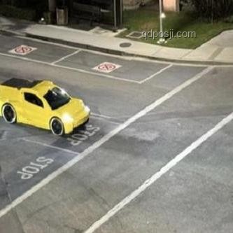 特斯拉“RoboTaxi”下周发布：关键进展与规模化路径之辩